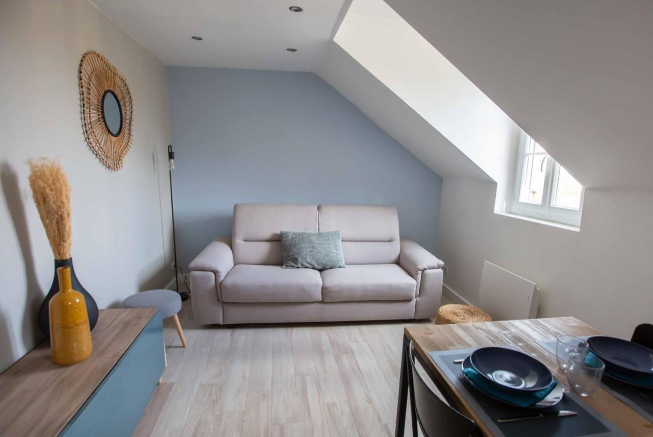 Modern Apartement In The City Center. Poissy Buitenkant foto
