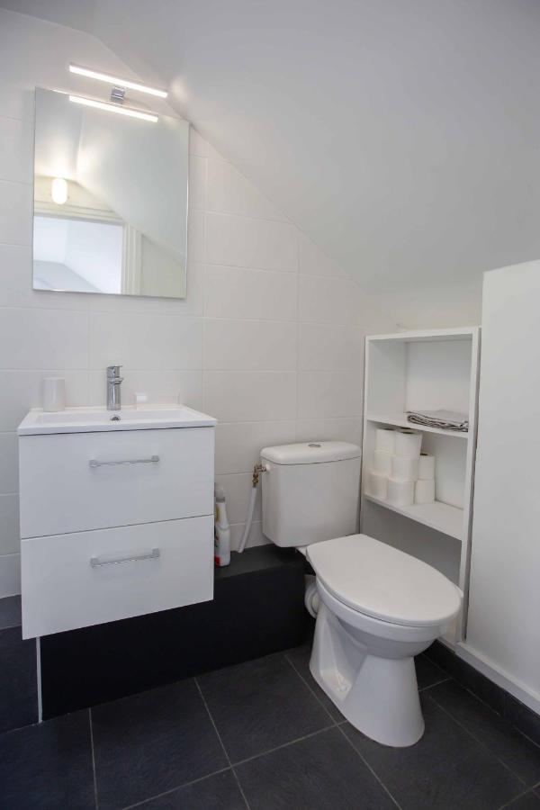 Modern Apartement In The City Center. Poissy Buitenkant foto