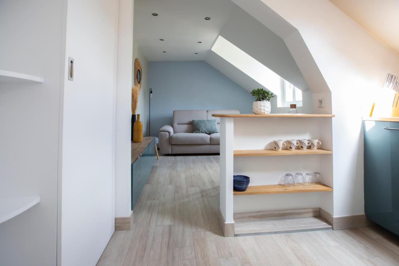 Modern Apartement In The City Center. Poissy Buitenkant foto